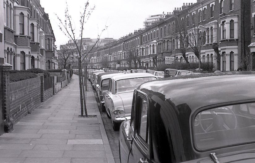 Cars parked on the side of a street

Description automatically generated with medium confidence